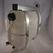 Plastikinė vandens talpa 25l su laikikliais 70056100 for truck